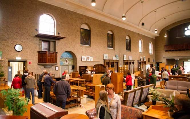 Koop tweedehands - Kerk Emmaus Langeweg (copyright foto Emmaus Langeweg)